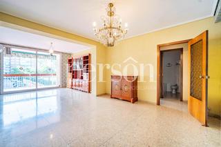 Appartement à La Petxina. Espacioso piso con gran terraza y garaje en la petxina