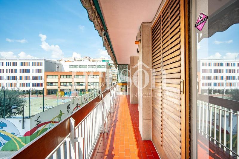 Foto f3054558-9001-47e4-813b-aea5859181c1. Pis amb aparcament a La Petxina Valencia