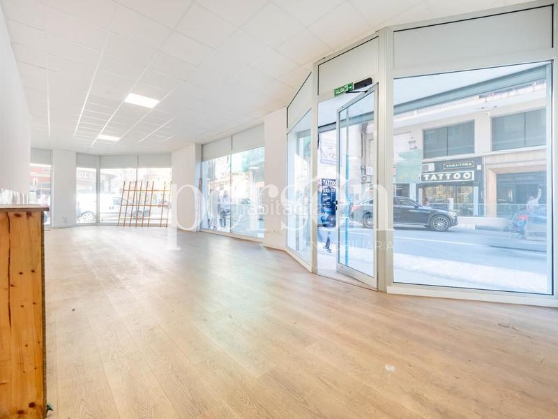 Foto 2748f866-8ba8-439e-8edc-5817a1529134. Local commercial dans El Pilar Valencia