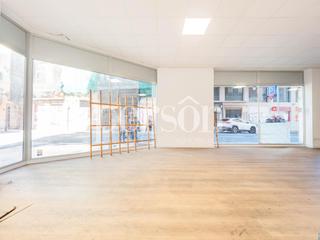 Geschäftsraum in El Pilar. Local comercial en venta en zona mercado central