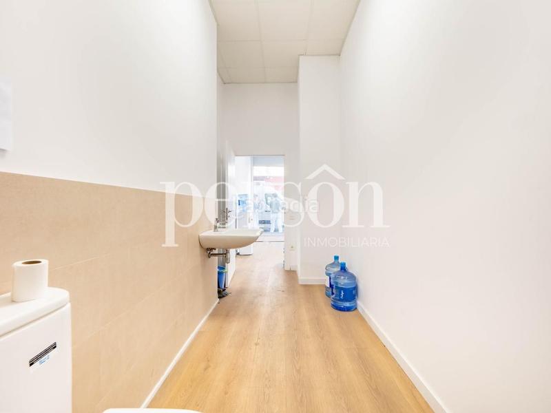 Foto fef8f2a1-4195-4a00-b57c-b045382ceeba. Local commercial dans El Pilar Valencia