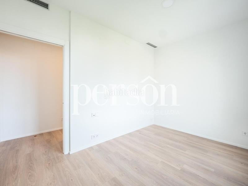 Foto 097e30eb-b232-4698-89a0-a6893f5d2400. Alquiler casa chalet independiente en alquiler en montesano en San Antonio de Benagéber