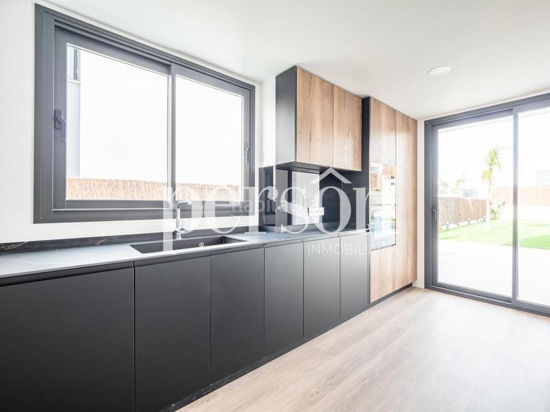 Foto b8b4c2c1-70b5-4af2-8e0f-cc04d295e512. Alquiler casa chalet independiente en alquiler en montesano en San Antonio de Benagéber