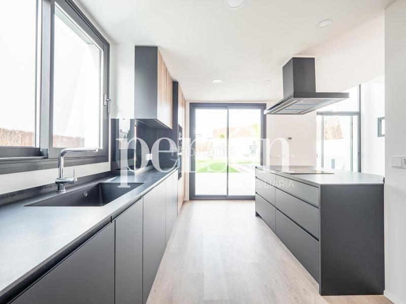 Foto 218d69eb-30c0-4771-bc01-86750798b965. Lloguer casa amb aparcament piscina a San Antonio de Benagéber