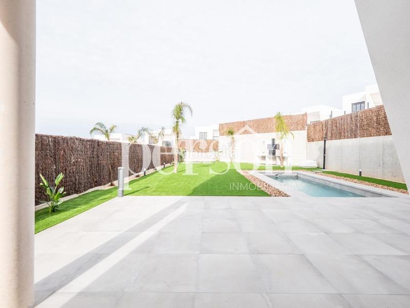 Foto e44368ba-b2b0-455c-b26f-69792994c760. Lloguer casa amb aparcament piscina a San Antonio de Benagéber