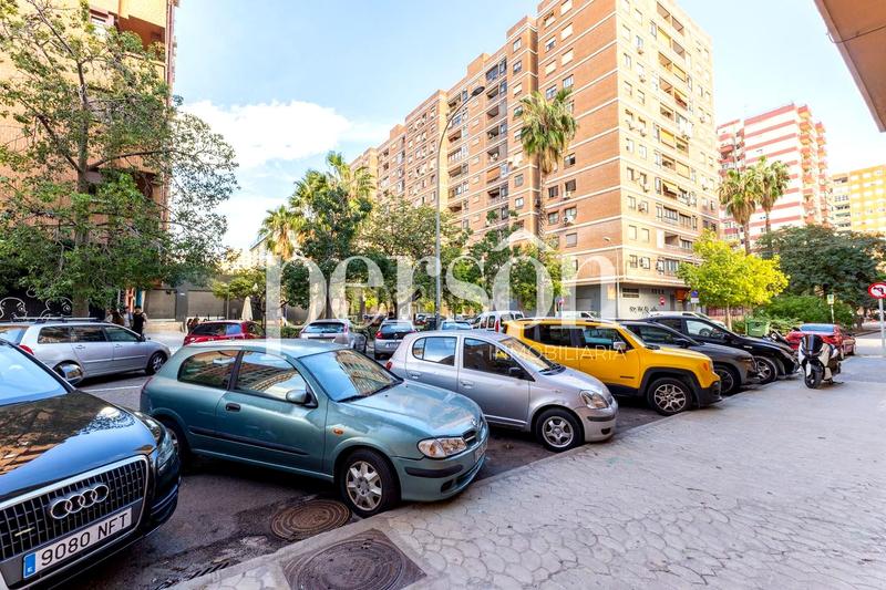 Foto c9c06825-9144-4f53-8dee-3942b02368c4. Traspàs local comercial a Ciutat Jardí Valencia