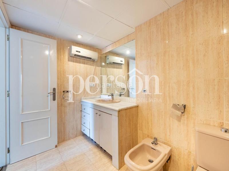 Foto 33f82562-908d-4bbe-a9e9-383c75d4ebd4. Casa a schiera con riscaldamento parcheggio piscina in Torrent