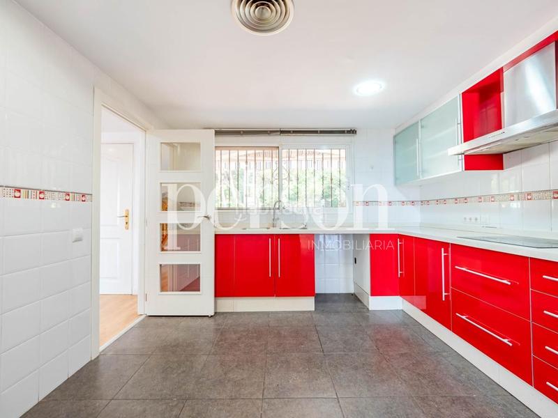 Foto 3dbba004-a1e1-4ba3-ad6c-d9b3da34d61a. Casa a schiera con riscaldamento parcheggio piscina in Torrent