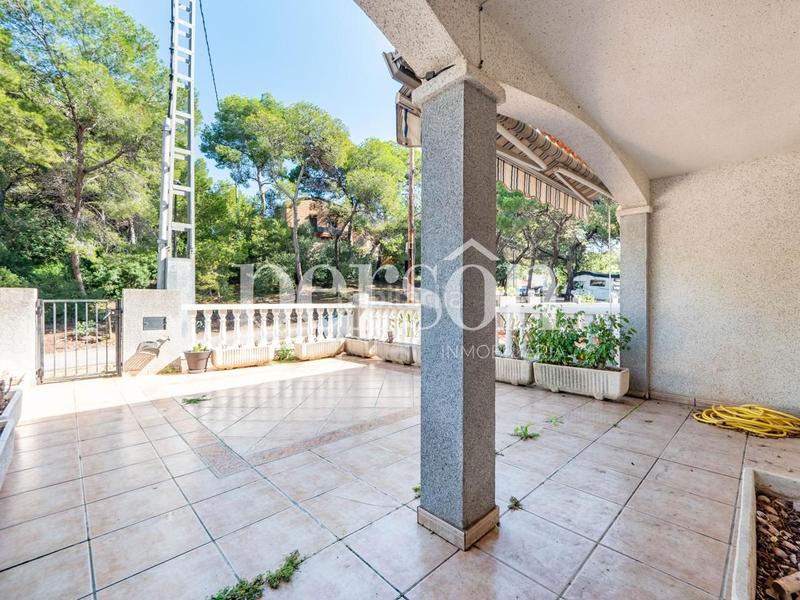 Foto 5ec45f6d-136e-47d8-9575-7b5ac76f4bc8. Casa a schiera con riscaldamento parcheggio piscina in Torrent