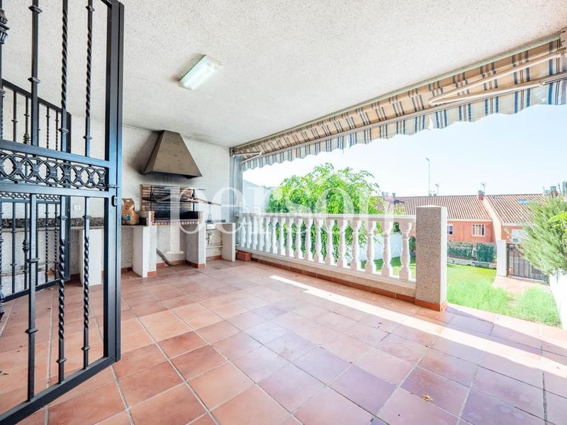 Foto 81faae21-0f27-40f6-bdd7-6aa7fc37f670. Casa a schiera con riscaldamento parcheggio piscina in Torrent