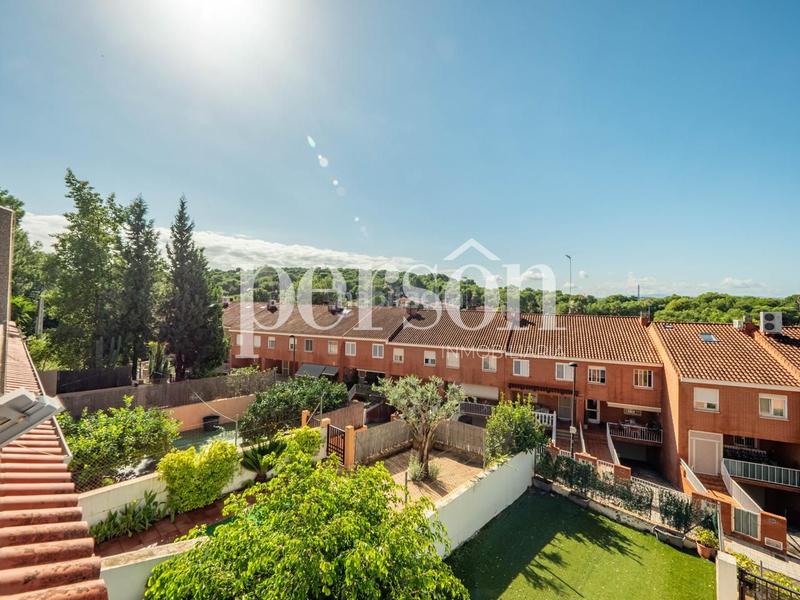 Foto a7ee4d26-70f6-48cc-965c-4a45f2f4f9e4. Casa a schiera con riscaldamento parcheggio piscina in Torrent