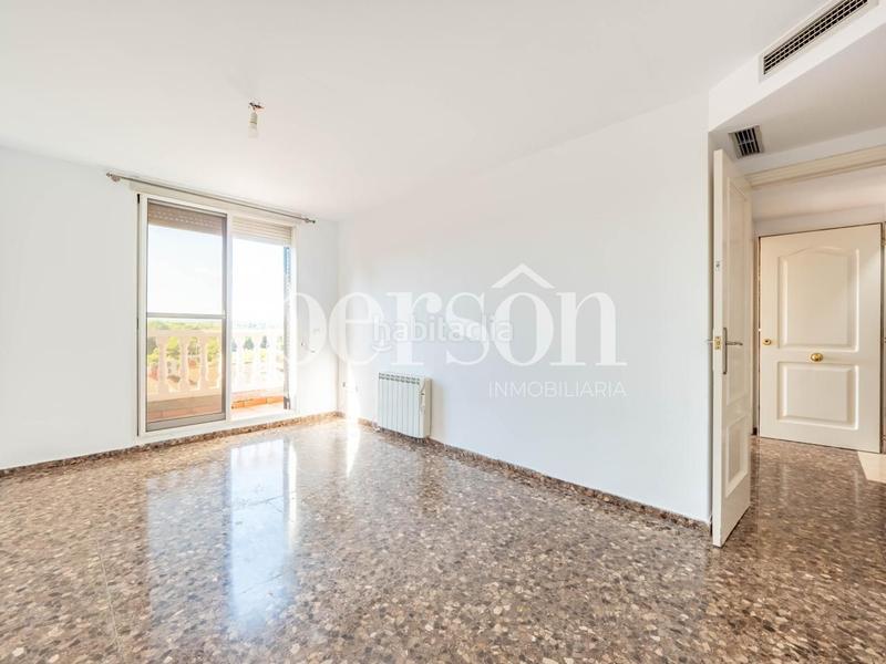 Foto ff09285e-4a38-4e42-82dd-9bdc1a51267c. Casa a schiera con riscaldamento parcheggio piscina in Torrent