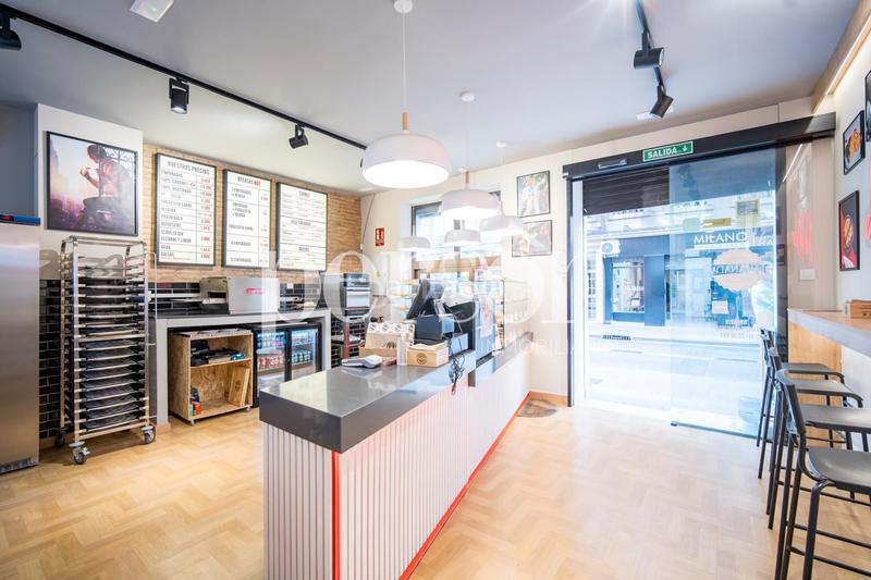 Foto 384923b0-bc78-4a2e-95d7-97ce5a91ac79. Local comercial a El Botànic Valencia