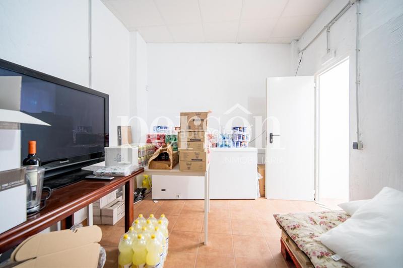 Foto 79b459f6-a411-4336-9c3f-a3e7117f9f08. Local comercial a El Botànic Valencia