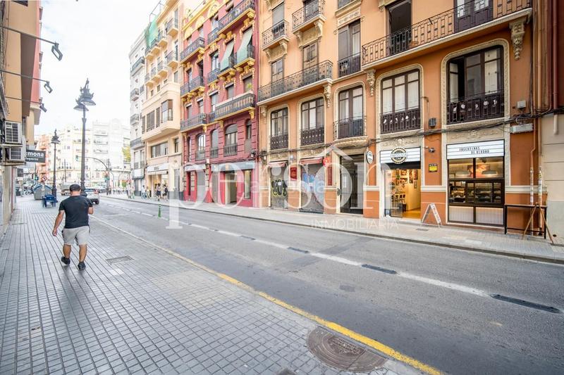 Foto a1bb03fa-fc67-4e44-a0bf-c5043f14bf61. Local comercial a El Botànic Valencia