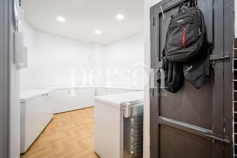 Foto a2546a76-9439-435b-8c9e-fde6a3fd039a. Local comercial a El Botànic Valencia