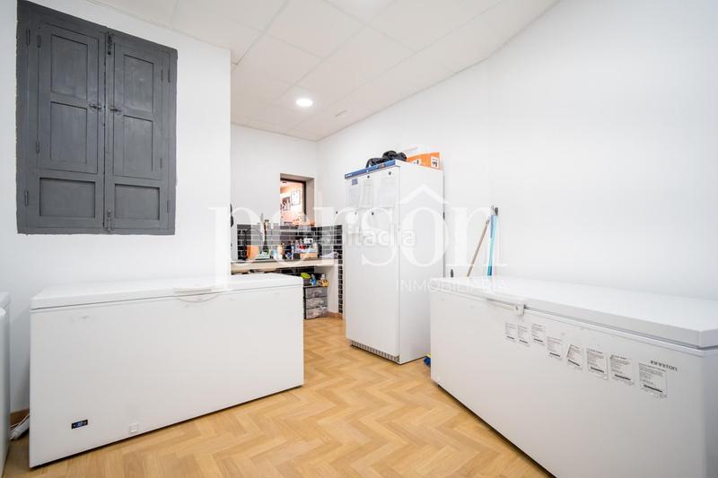 Foto e198e265-9fb4-46df-8788-5746a372fd63. Local comercial a El Botànic Valencia