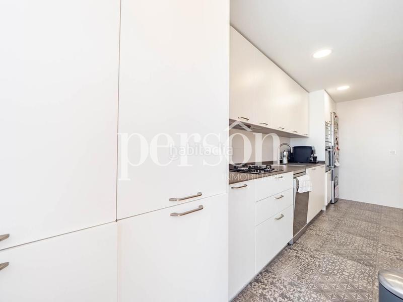 Foto 5e358ce2-5f81-47d1-8cc2-37e20d0c5120. Pis amb calefacció aparcament a Mestalla Valencia