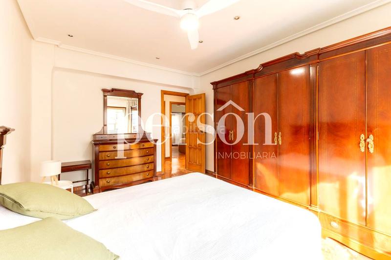 Foto 1d7651b2-1a39-41c2-b714-2ade44434014. Alquiler piso alquiler, amplio y luminoso piso con 4 habitaciones junto al cauce del turia en Valencia