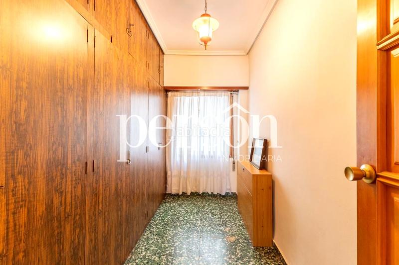 Foto 41ba8035-f812-49b1-b686-469f3cf3f49c. Alquiler piso alquiler, amplio y luminoso piso con 4 habitaciones junto al cauce del turia en Valencia