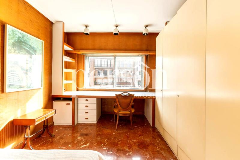 Foto d2dffe8a-83d5-4bae-a5c1-ee7fea60cd24. Alquiler piso alquiler, amplio y luminoso piso con 4 habitaciones junto al cauce del turia en Valencia