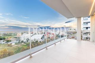 Location Appartement à Ciutat de les Ciències i de les Arts - Justicia. Magnífico piso con vistas al mar junto al roig arena