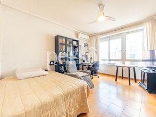 Pis  Gran vía de ramón y cajal