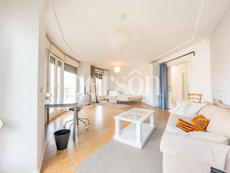 Foto 8bc210ce-4ecd-481f-ab2b-d2f3f02bbf98. Piso  en venta en Sant Francesc en Sant Francesc Valencia