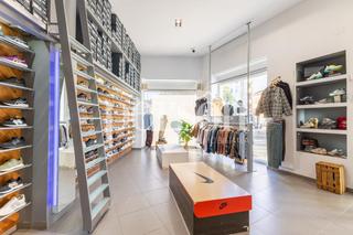 Umzug Geschäftsraum in Alaquàs. Traspaso negocio  tienda urban  sneakers shop con know how y car