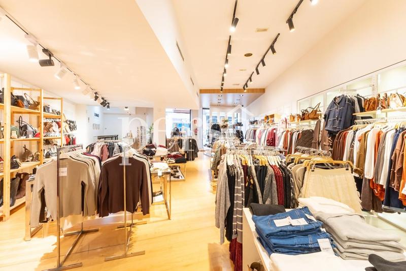 Foto 0ab9956a-d9b9-409a-b9e7-fa9b873f13f8. Locale commerciale in carrer major 27 in Centro Histórico Gandia