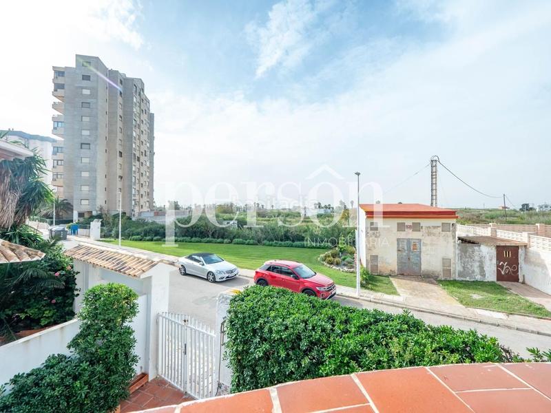 Foto f5bb4c3f-cb0b-4ada-a2b6-5bdd438a9f4e. Casa pareada chalet pareado en Mareny Blau en Mareny Blau Sueca