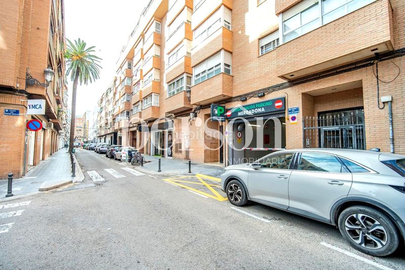Foto 88088a17-d90e-4cc8-afad-4fae49d17bca. Local comercial a Aiora Valencia