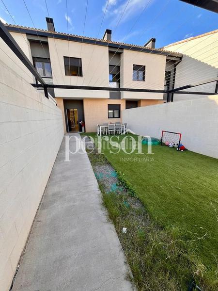 Foto 2d1cab28-6574-4867-8fdc-934db01fc2b5. Lloguer casa amb aparcament piscina a Entrepinos Eliana (l´)