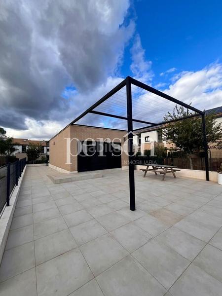 Foto 60743cbe-6e91-4d3e-ad31-81b88b21a862. Location maison avec parking piscine dans Entrepinos Eliana (l´)