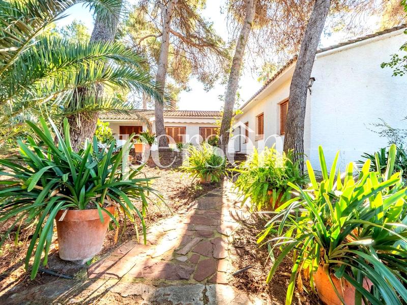 Foto 14fff49b-9c64-4636-9ebc-7ebd7565c1f5. Casa chalet en Centro Bétera