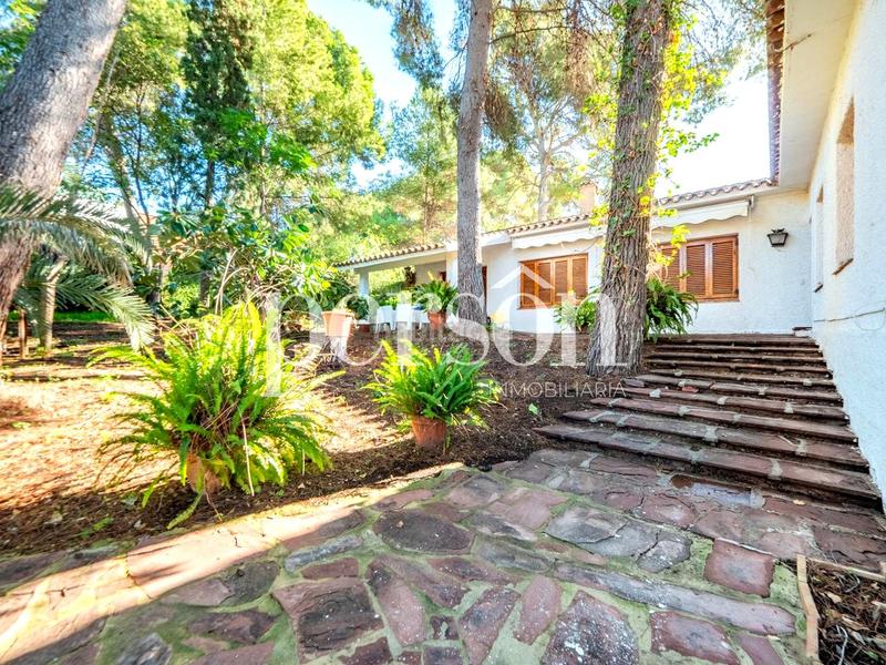 Foto b93c9f03-0161-4aff-96f4-8e63bdf55685. Casa chalet en Centro Bétera