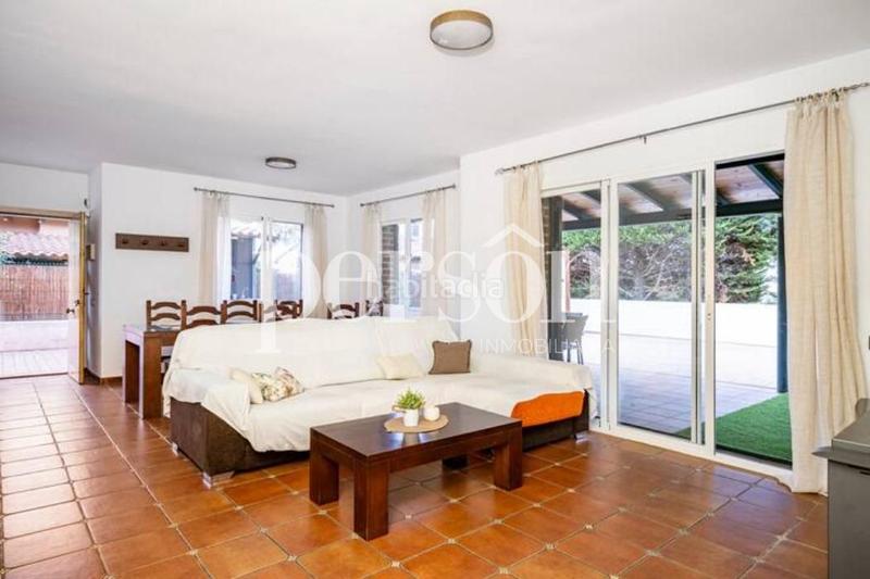 Foto 5284b7fd-1e36-4998-9745-5bdfc12a430a. Affitto casa con parcheggio piscina in Riba - roja de Túria