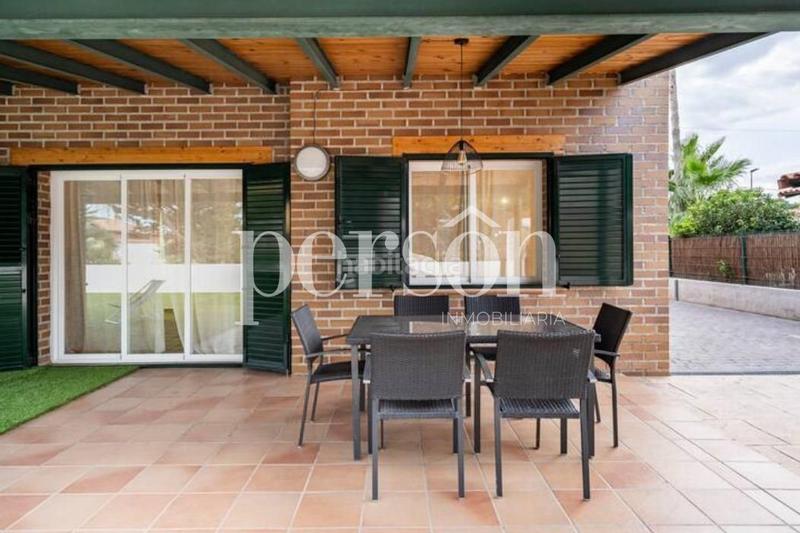 Foto ea76dbd0-5c9c-437c-8f2b-7cd83bf4b98e. Affitto casa con parcheggio piscina in Riba - roja de Túria