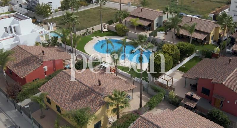 Foto f02bc299-7a77-4d70-8509-6b17de307d18. Affitto casa con parcheggio piscina in Riba - roja de Túria