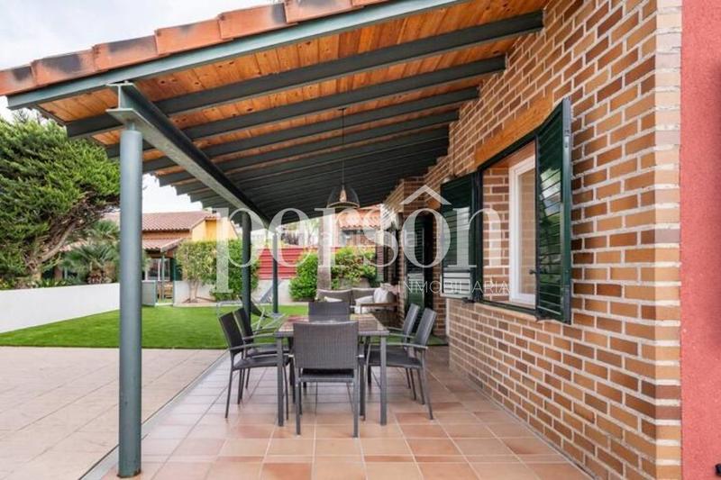 Foto cedfc45f-22cd-4fca-ae4b-210bb9ddf453. Alquiler casa alquiler chalet ribaroja de turia en Riba - roja de Túria