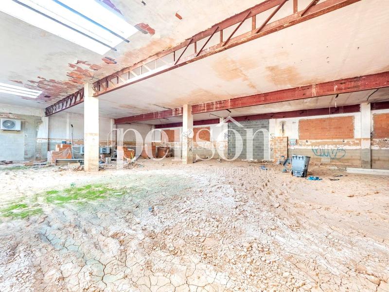 Foto 1dbf56bf-1852-41a6-980f-902f844fc799. Bâtiment à usage industriel dans Benetússer