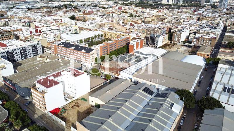 Foto 9225c5aa-1d8b-4582-b331-78222d427c73. Bâtiment à usage industriel dans Benetússer