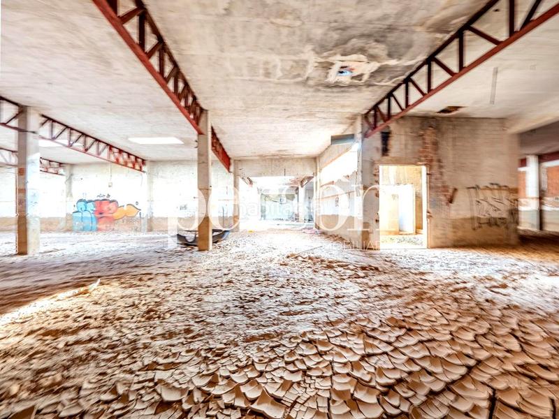 Foto 9739996a-8e06-4116-a10b-2f74df367107. Bâtiment à usage industriel dans Benetússer