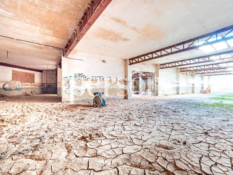 Foto c3012ad4-cbee-404a-9779-f9669a109503. Bâtiment à usage industriel dans Benetússer