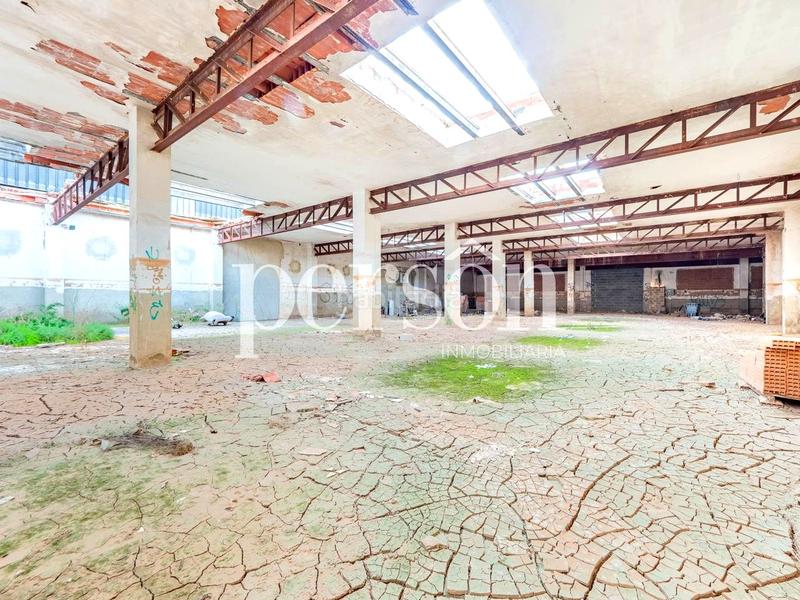 Foto e6d5b53d-48e6-47fa-b12c-3eb92911f20c. Bâtiment à usage industriel dans Benetússer