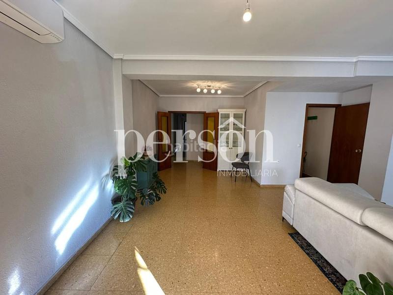 Foto 5e0272f9-d6f7-4e0d-870f-09e16381f2a2. Alquiler piso amplio piso en el botanic en El Botànic Valencia