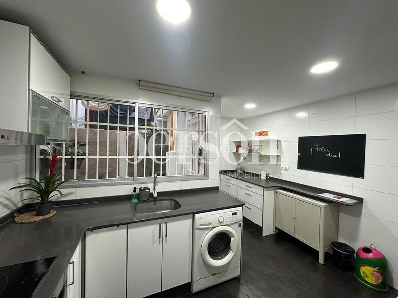 Foto 1b5a9a47-4039-492d-8233-a8a159c60c00. Rent flat with parking in El Botànic Valencia