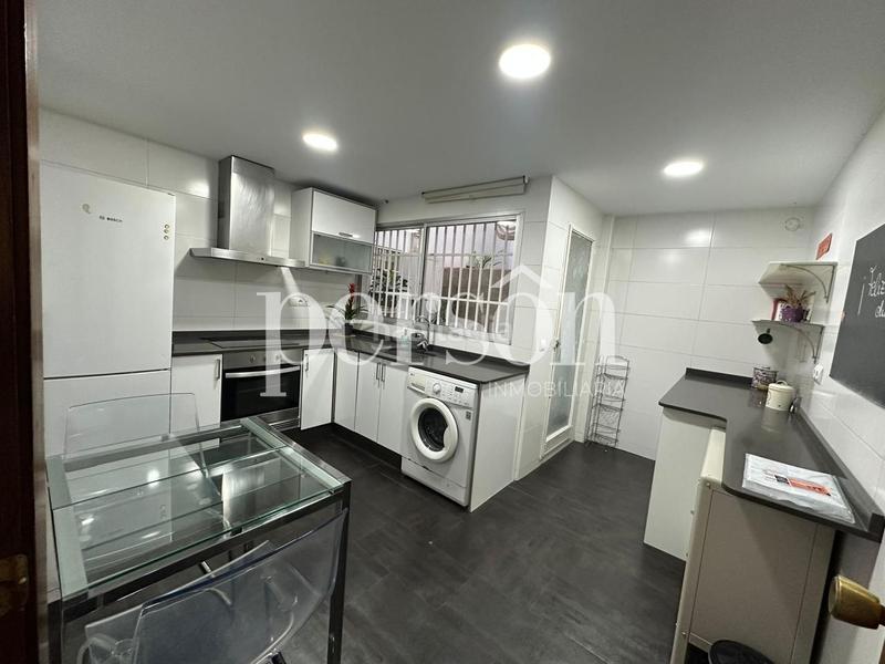 Foto c0c33764-9fc1-4822-ab60-19f3ad12df26. Rent flat with parking in El Botànic Valencia