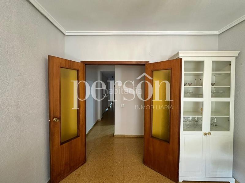 Foto e0a94f70-3149-4cc4-abba-acde4f8e0464. Rent flat with parking in El Botànic Valencia