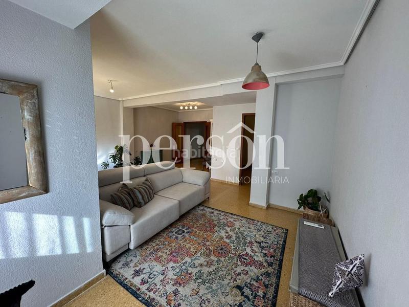 Foto fe74f334-4a5f-4e5d-93c9-e2259c4a2cf5. Rent flat with parking in El Botànic Valencia